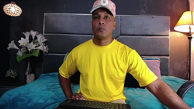 Snapshot of liam_howard chatting on 18, 11, 2025 liam howard online show from 18, 11, 2025