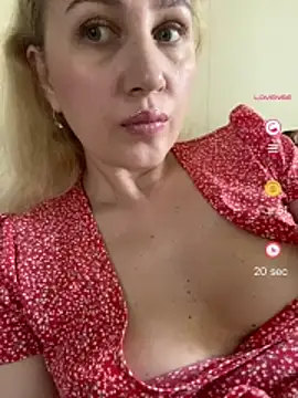 YourBlondee online show from 2, 6, 2026