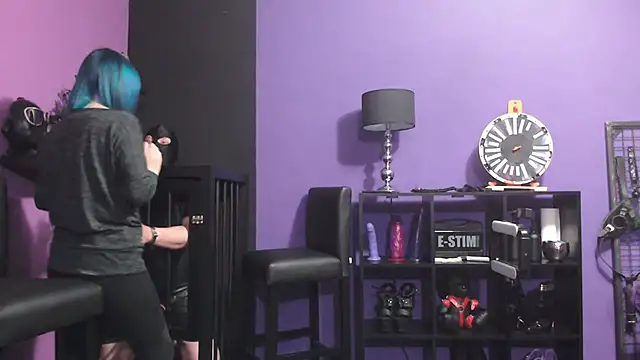 Snapshot of beauty-of-pain chatting on 2, 3, 2025 beauty-of-pain online show from 2, 3, 2025