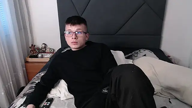 Snapshot of MathewCollin chatting on 1, 2, 2025 MathewCollin online show from 1, 2, 2025