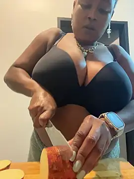 Snapshot of Sexy-Bubbles chatting on 18, 2, 2026 Sexy-Bubbles online show from 18, 2, 2026