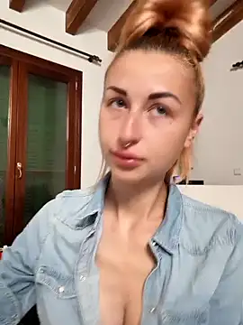 Snapshot of kylie_blck chatting on 16, 2, 2025 kylie blck online show from 16, 2, 2025