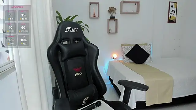 Snapshot of tamy_shine87 chatting on 24, 12, 2024 tamy shine87 online show from 24, 12, 2024