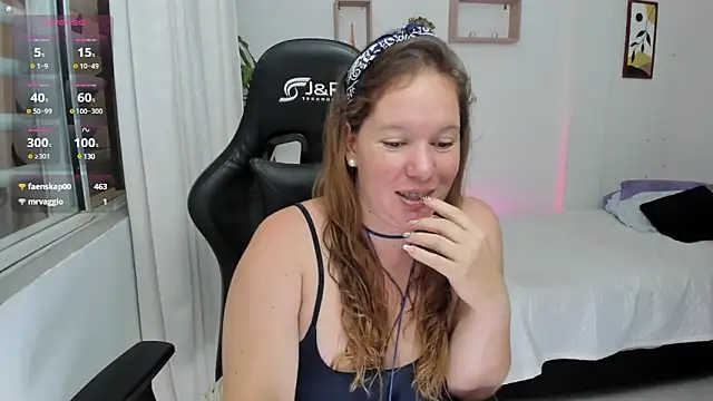 Snapshot of tamy_shine87 chatting on 4, 1, 2025 tamy shine87 online show from 4, 1, 2025