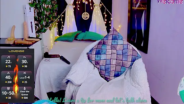 Snapshot of Mommy-pervert chatting on 8, 12, 2024 Mommy-pervert online show from 8, 12, 2024