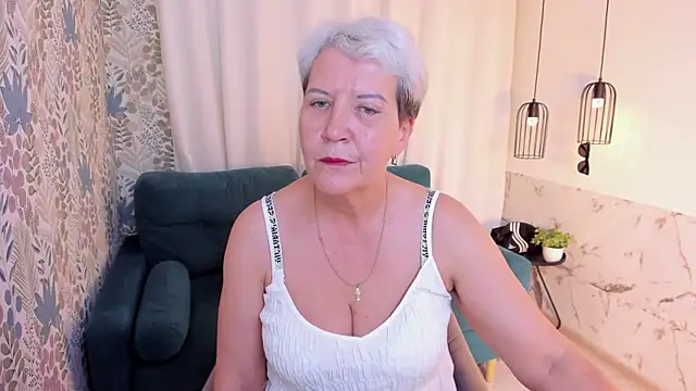 Snapshot of KathySunn chatting on 18, 5, 2026 KathySunn online show from 18, 5, 2026