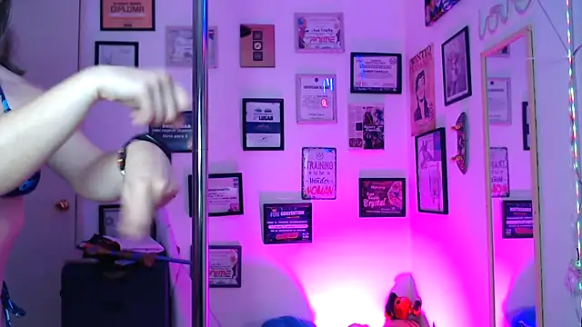 AhriSteele online show from 3, 12, 2025