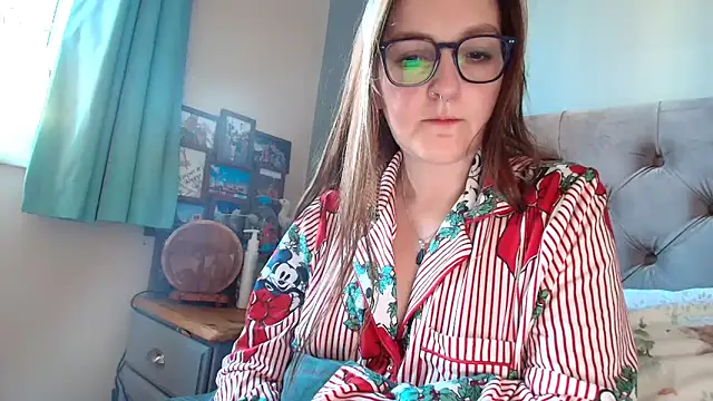 short sweetpea online show from 30, 11, 2025