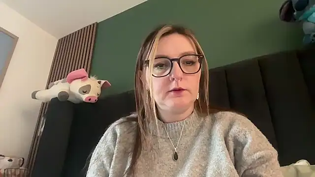 Snapshot of short_sweetpea chatting on 8, 2, 2026 short sweetpea online show from 8, 2, 2026