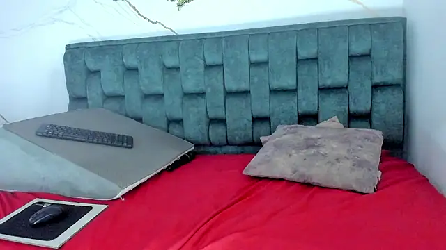 IsiisLovei online show from 2, 3, 2026