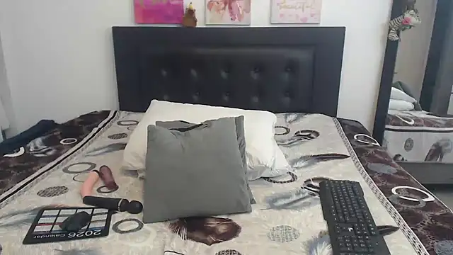 katiehotx online show from 28, 3, 2026