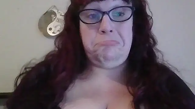 Snapshot of GothyBaby chatting on 2, 12, 2024 GothyBaby online show from 2, 12, 2024