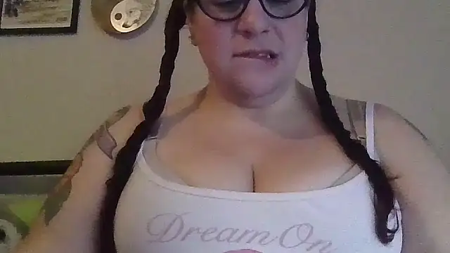 Snapshot of GothyBaby chatting on 23, 1, 2025 GothyBaby online show from 23, 1, 2025