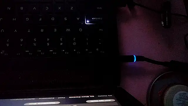 Snapshot of atlwebbie75 chatting on 28, 10, 2025 atlwebbie75 online show from 28, 10, 2025