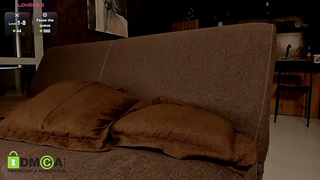 Model Mike online show from 6, 3, 2025