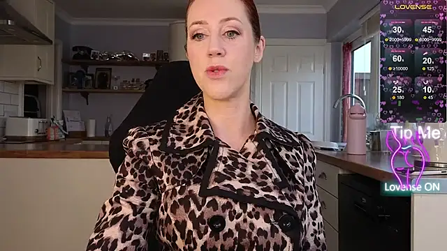 stripmequick online show from 17, 12, 2025