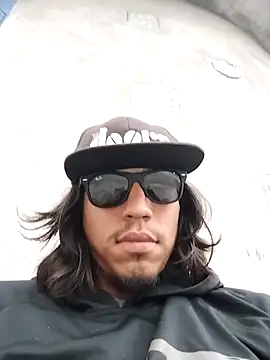 AlexAlejandro13 online show from 7, 4, 2026