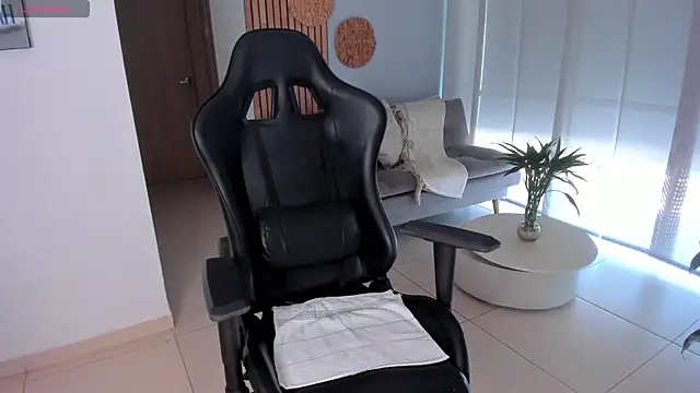 AnnieHallX online show from 26, 4, 2026