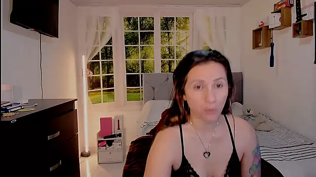 vanessabrown  online show from 7, 7, 2026