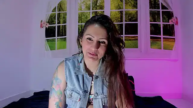 vanessabrown  online show from 19, 7, 2026