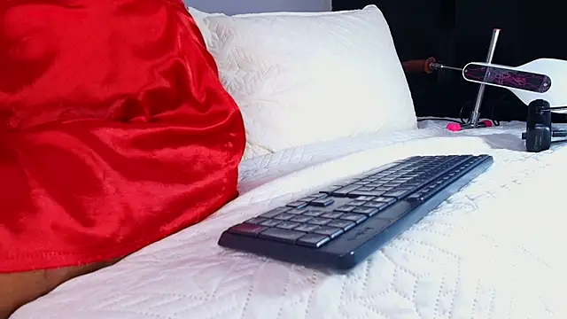 Snapshot of sofi_decker chatting on 15, 11, 2025 sofi decker online show from 15, 11, 2025