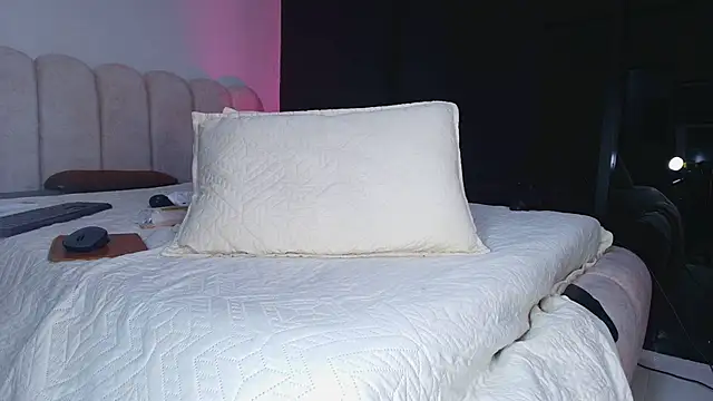 Snapshot of sofi_decker chatting on 22, 11, 2025 sofi decker online show from 22, 11, 2025