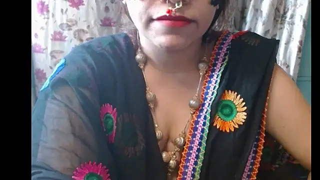 Snapshot of Star-Night chatting on 4, 10, 2025 Star-Night online show from 4, 10, 2025