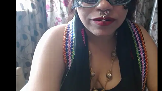 Snapshot of Star-Night chatting on 5, 10, 2025 Star-Night online show from 5, 10, 2025