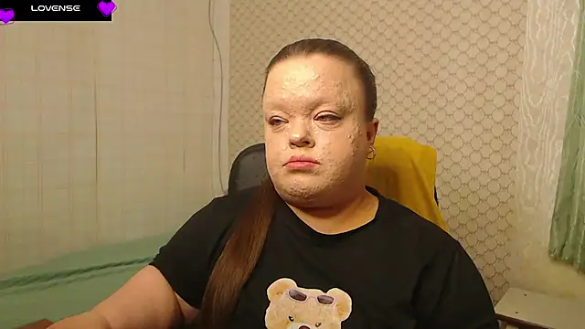 Janiffer MiMi online show from 4, 4, 2026