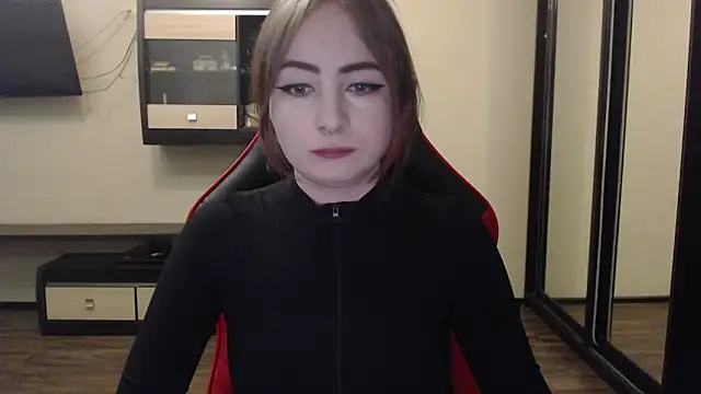 Snapshot of Laralianna chatting on 10, 1, 2025 Laralianna online show from 10, 1, 2025