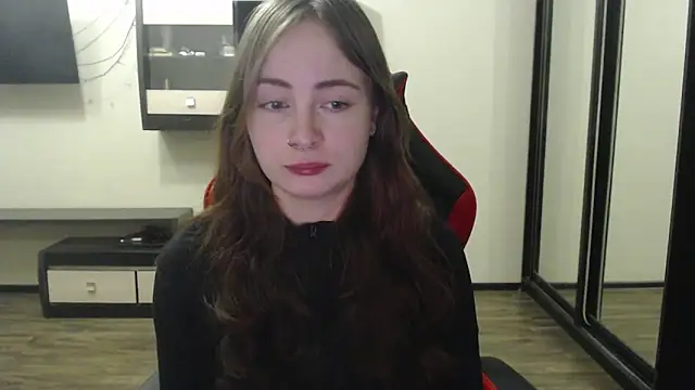 Snapshot of Laralianna chatting on 6, 2, 2025 Laralianna online show from 6, 2, 2025