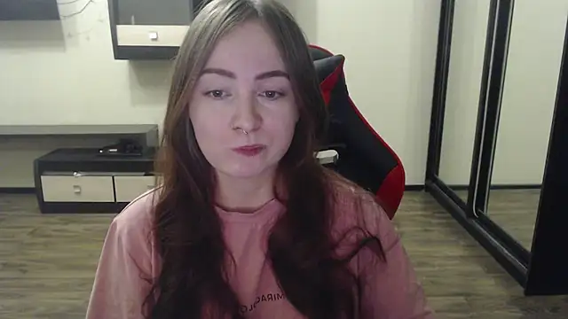 Snapshot of Laralianna chatting on 8, 2, 2025 Laralianna online show from 8, 2, 2025