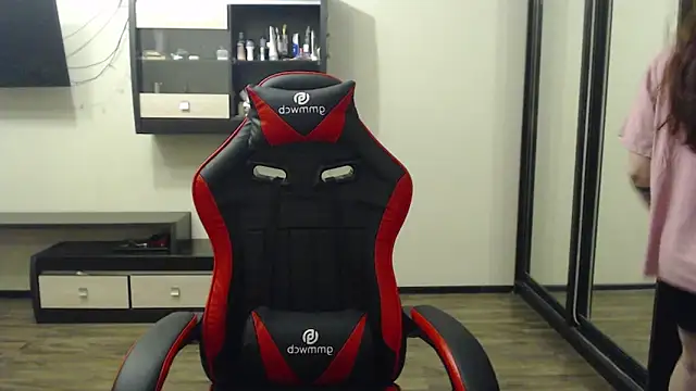 Snapshot of Laralianna chatting on 22, 2, 2025 Laralianna online show from 22, 2, 2025