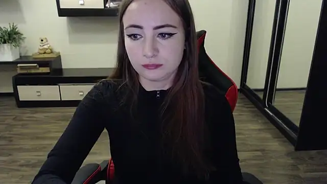 Snapshot of Laralianna chatting on 14, 9, 2025 Laralianna online show from 14, 9, 2025