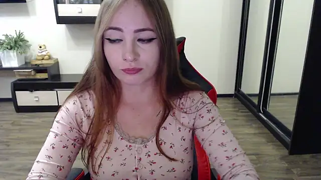 Snapshot of Laralianna chatting on 19, 9, 2025 Laralianna online show from 19, 9, 2025