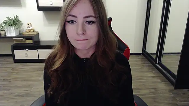 Snapshot of Laralianna chatting on 22, 9, 2025 Laralianna online show from 22, 9, 2025