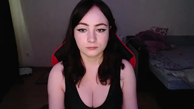 Snapshot of Laralianna chatting on 27, 11, 2025 Laralianna online show from 27, 11, 2025