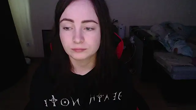 Snapshot of Laralianna chatting on 18, 12, 2025 Laralianna online show from 18, 12, 2025