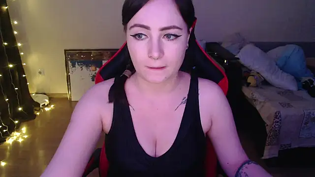 Snapshot of Laralianna chatting on 8, 1, 2026 Laralianna online show from 8, 1, 2026