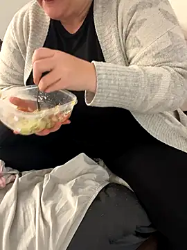 sweeti Em online show from 7, 1, 2026