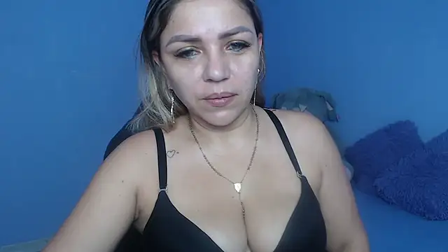 Snapshot of cum_bigass chatting on 3, 3, 2025 cum bigass online show from 3, 3, 2025