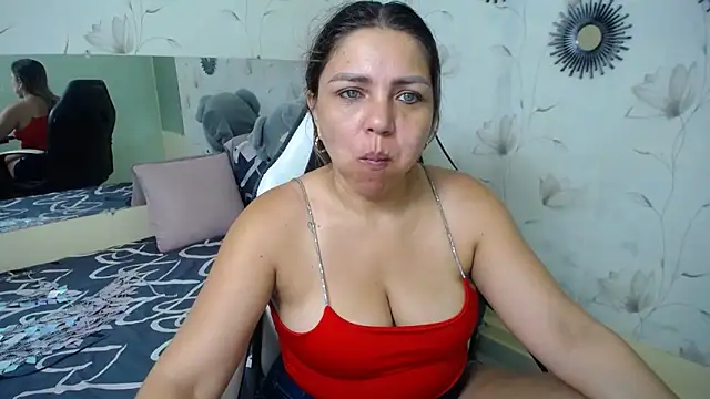 Snapshot of cum_bigass chatting on 17, 10, 2025 cum bigass online show from 17, 10, 2025