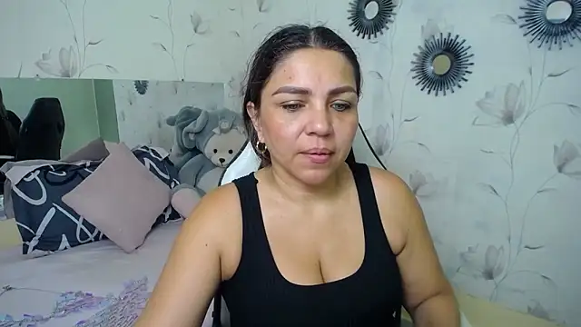 Snapshot of cum_bigass chatting on 18, 10, 2025 cum bigass online show from 18, 10, 2025