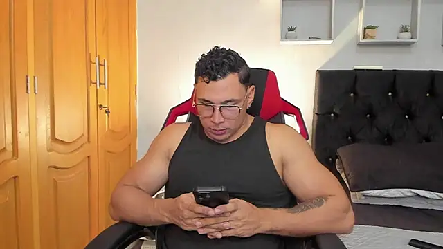 Snapshot of tyler_hank01 chatting on 29, 3, 2026 tyler hank01 online show from 29, 3, 2026