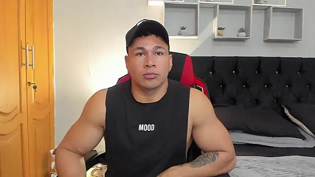 Snapshot of tyler_hank01 chatting on 10, 4, 2026 tyler hank01 online show from 10, 4, 2026