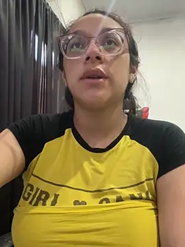 Snapshot of Ninnfa chatting on 11, 11, 2025 Ninnfa online show from 11, 11, 2025