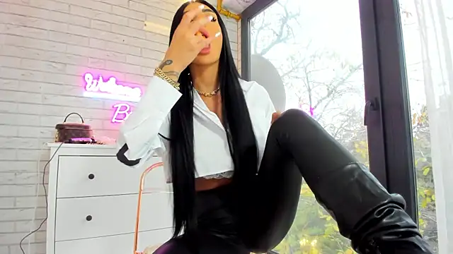 Britney Charm  online show from 7, 11, 2025