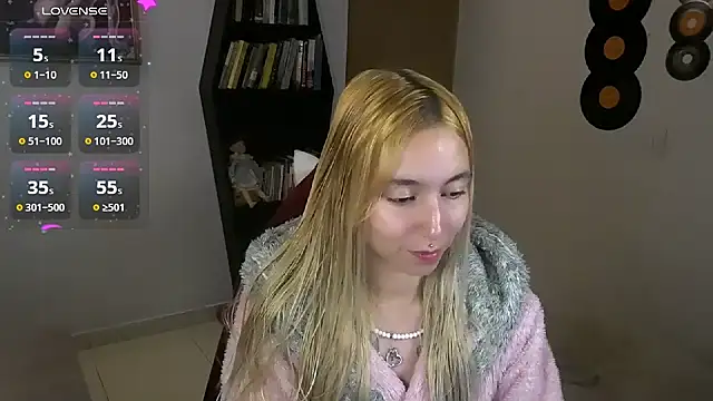 Saucy Jenn online show from 28, 9, 2025