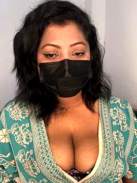 Snapshot of _Cute_ariana_ chatting on 28, 10, 2025 Cute ariana online show from 28, 10, 2025