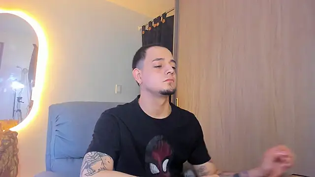 Snapshot of alejandro_calderon1 chatting on 2, 2, 2025 alejandro calderon1 online show from 2, 2, 2025